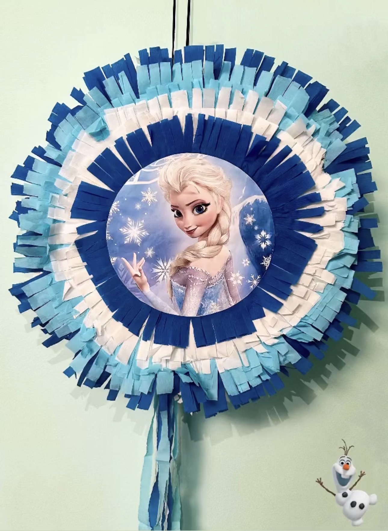 Piñata personalizată cu personaj